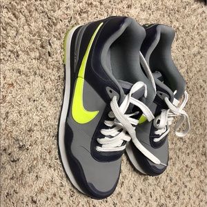 HOLIDAY PRICING! Men’s Nike sneakers